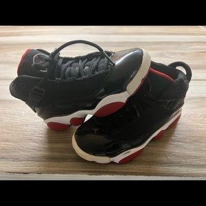 This Jordan’s for  kids is en good condition